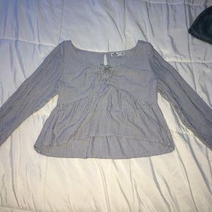 Hollister flowy cropped blouse